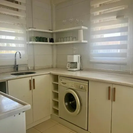 Entire Pool & Great Location In Complex Appartamento Side