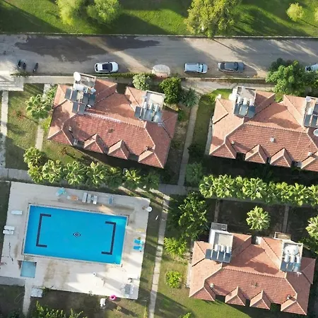 Entire Pool & Great Location In Complex * Side